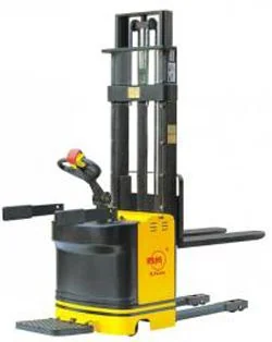Самоходный штабелёр Xilin CDD20М