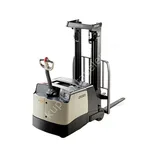 Штабелер с противовесом CROWN SHC 5540-1.1