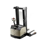 Штабелер с разнесёнными опорами CROWN SH 5520-1.8