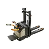 Двухпаллетный штабелер CROWN DT 3040-2.0